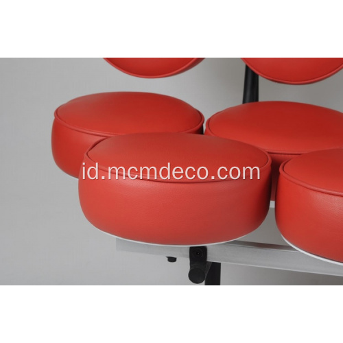 sofa merah mashmallow yang modern